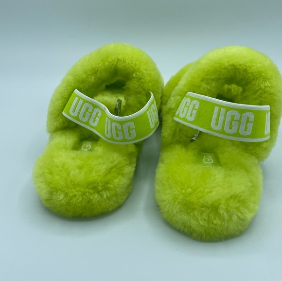 UGG oh Yea “Key Lime” Girls Sandal - Picture 6 of 9
